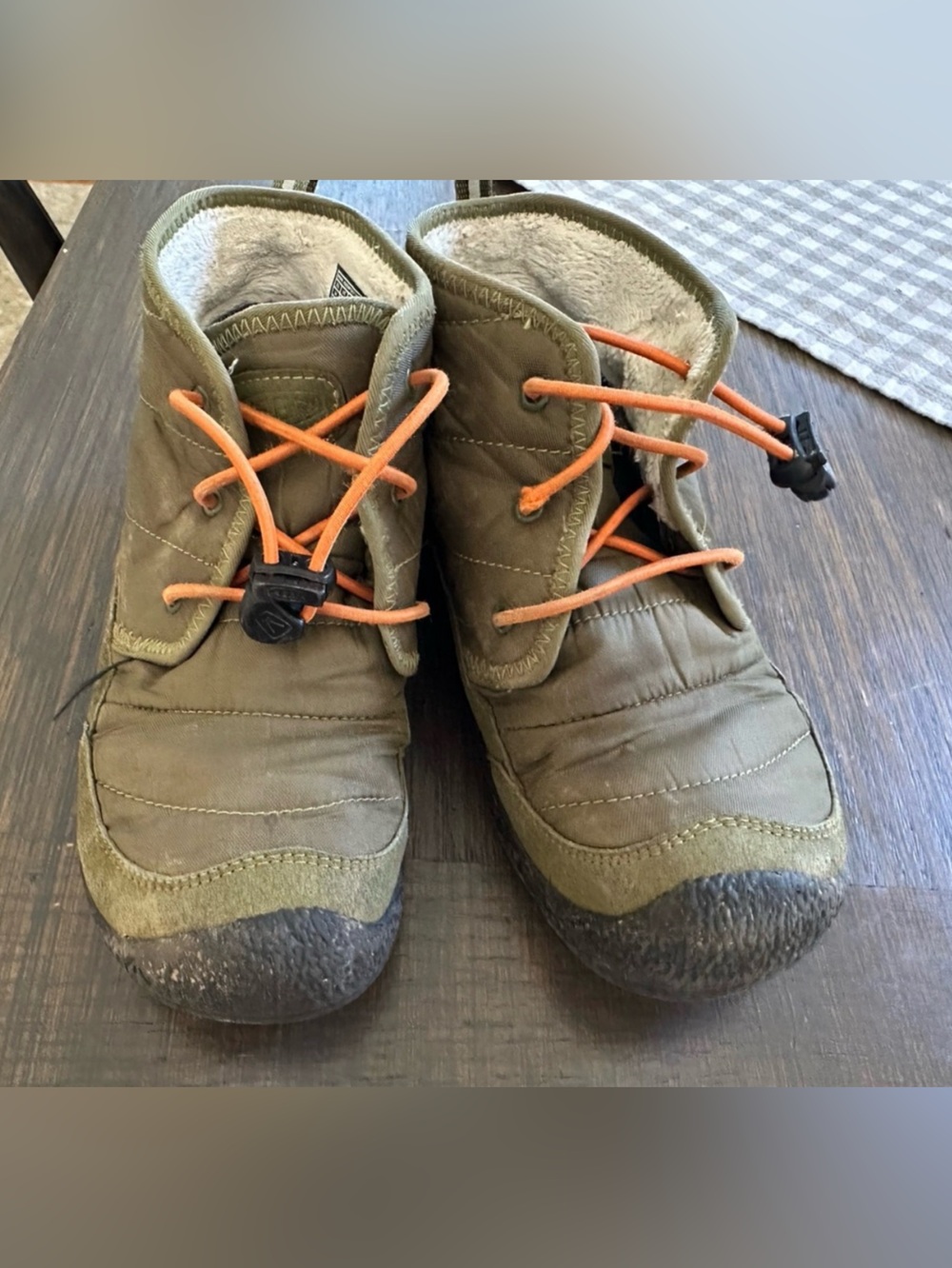 Keen Kids Olive and Orange Chukka Slip-On Boots sz 2